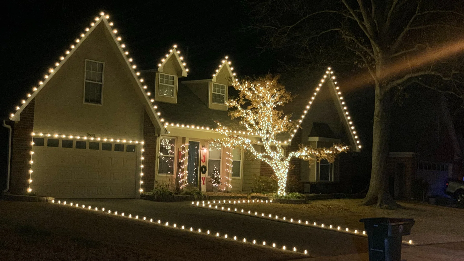 Is It Worth It to Hire Pros to Install Holiday Lighting?