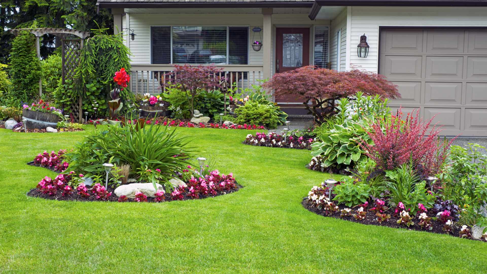 Easy Updates to Your Landscape Beds That Will Improve Your Curb Appeal