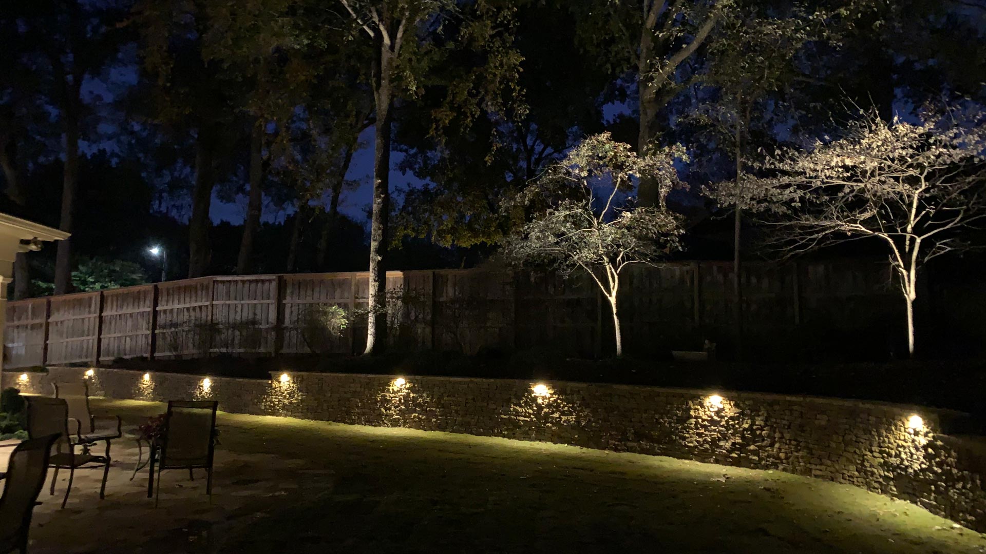 LED Bulbs Are the Smart Choice for Your Landscape Lighting