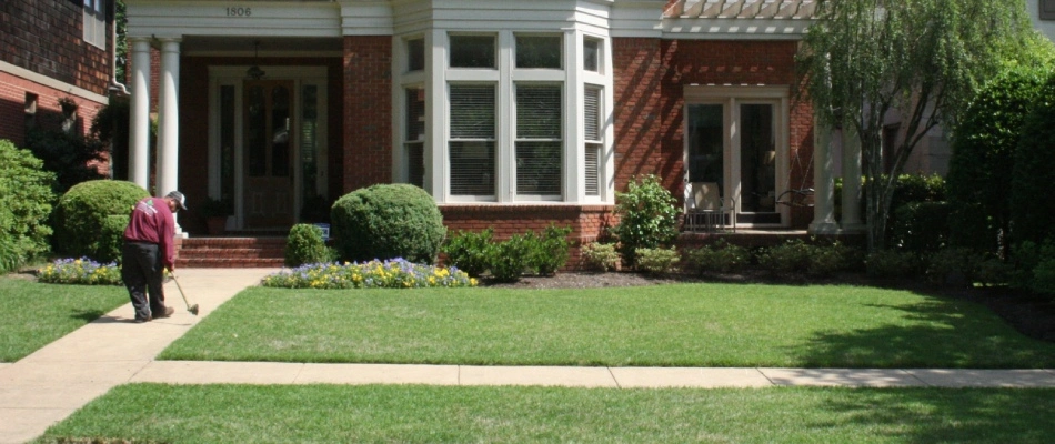 Professional edging lawn after mowing services in Central Gardens, TN.